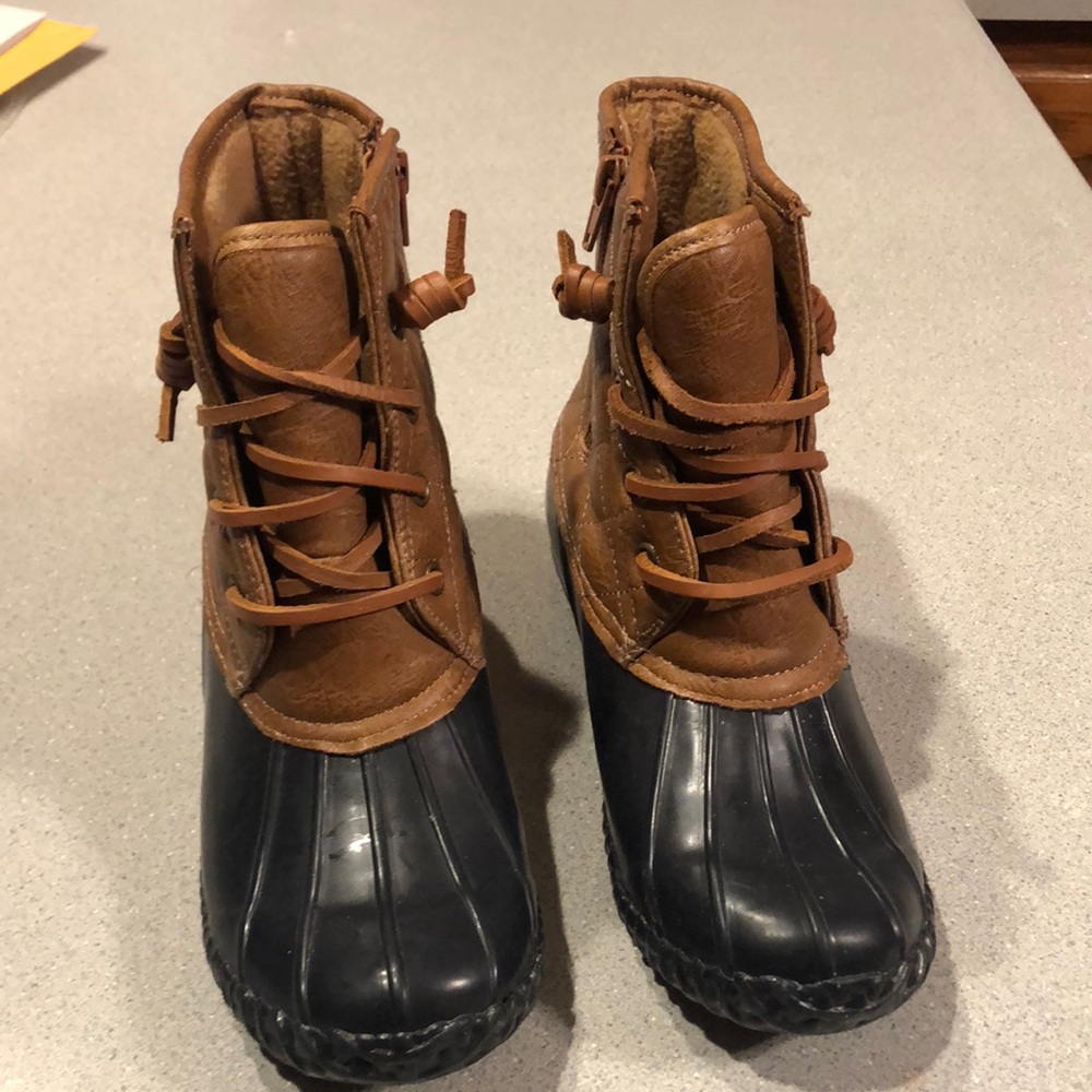 Stevies size 4 - Side Zip - Girls Duck Boot - Fleece Lined